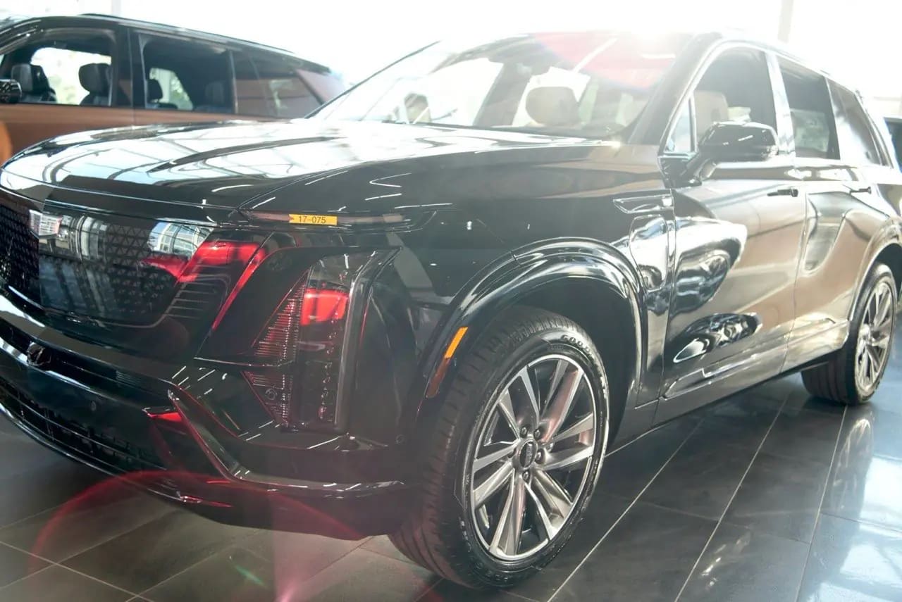Cadillac VISTIQ Sport, 2027