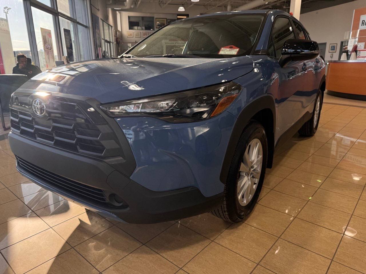 Toyota Corolla Cross LE, 2026