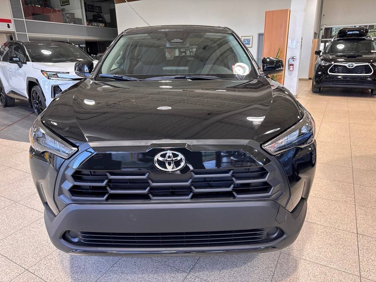 Toyota Corolla Cross LE, 2026